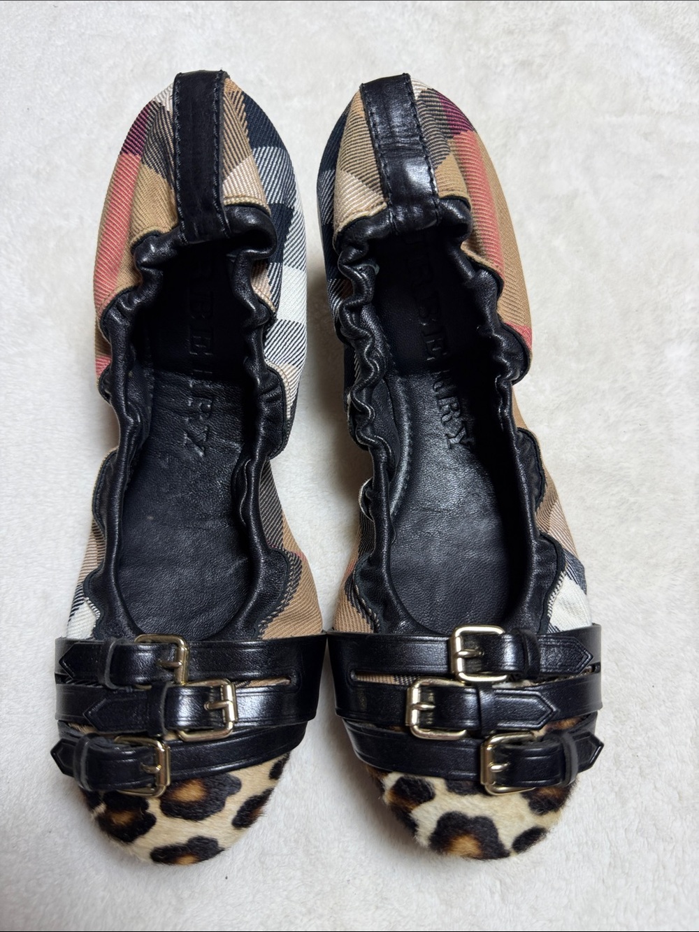 Burberry Nova Check Ballet Flats 🥿 featuring the iconic canvas Size 37 or US 7